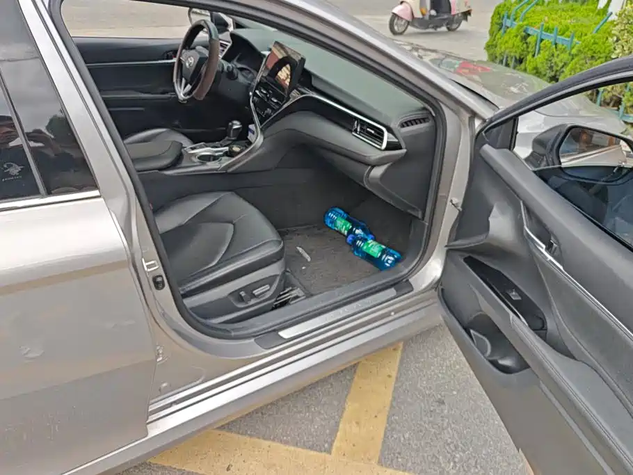 Toyota Camry — миниатюра 8