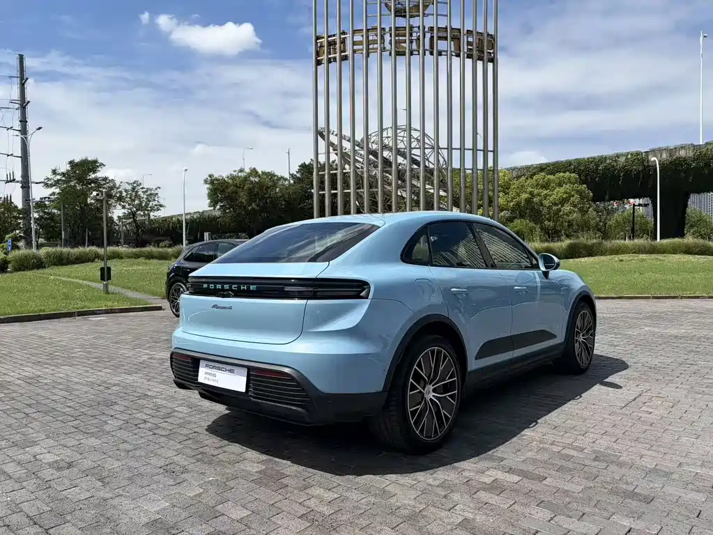 Porsche Macan EV — миниатюра 7