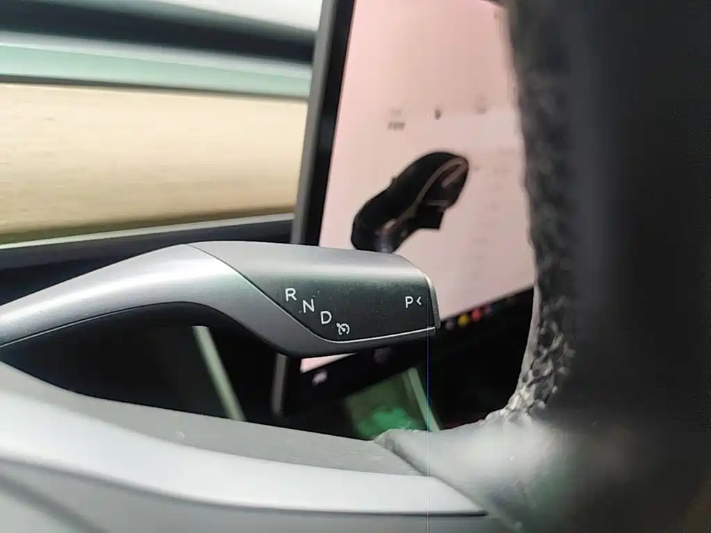 Tesla Model 3 — миниатюра 14