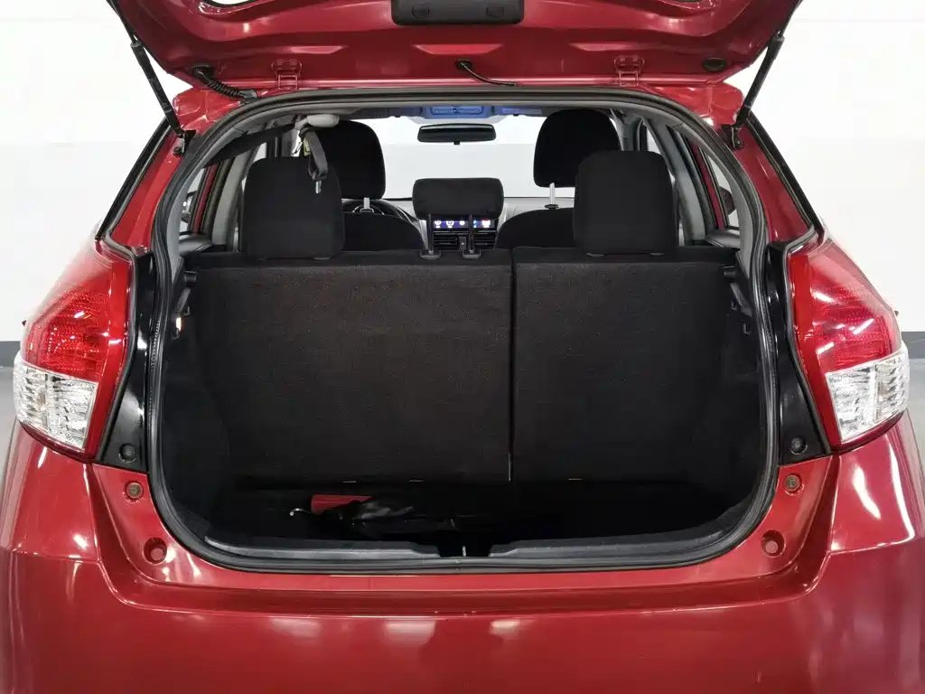 Toyota Yaris L — миниатюра 16