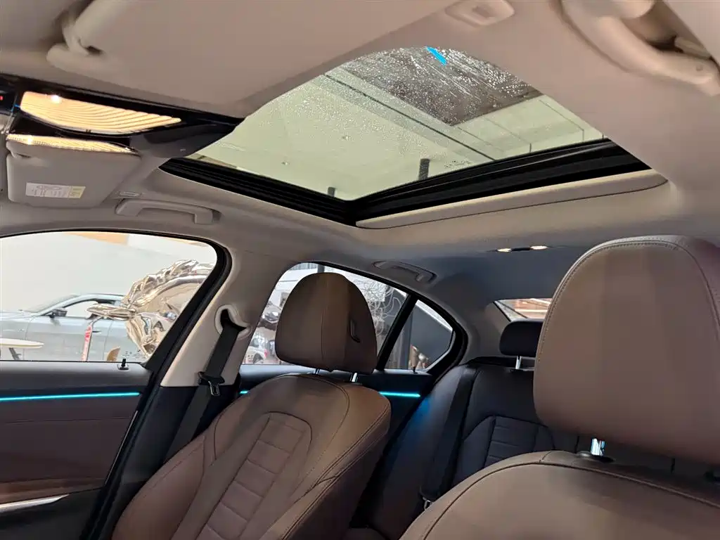 BMW 3 Series — миниатюра 13