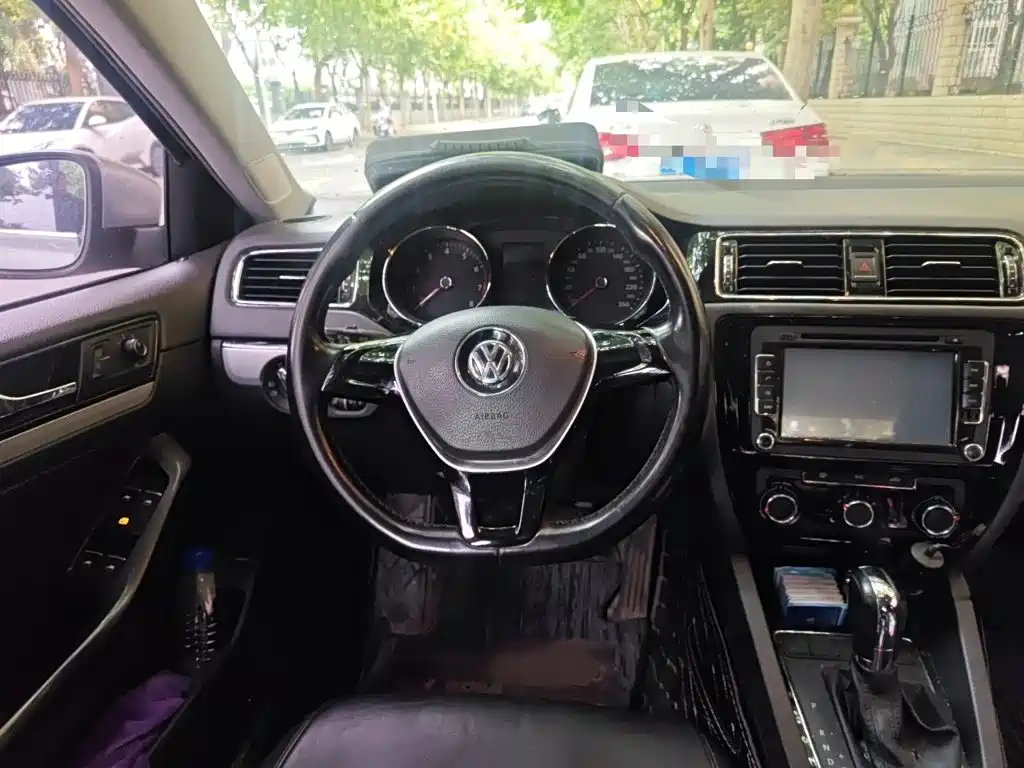 Volkswagen Sagitar — миниатюра 3
