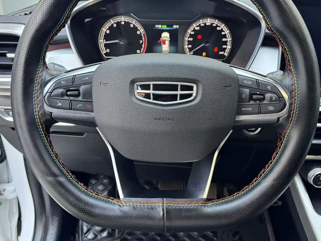 Geely Binyue — миниатюра 18