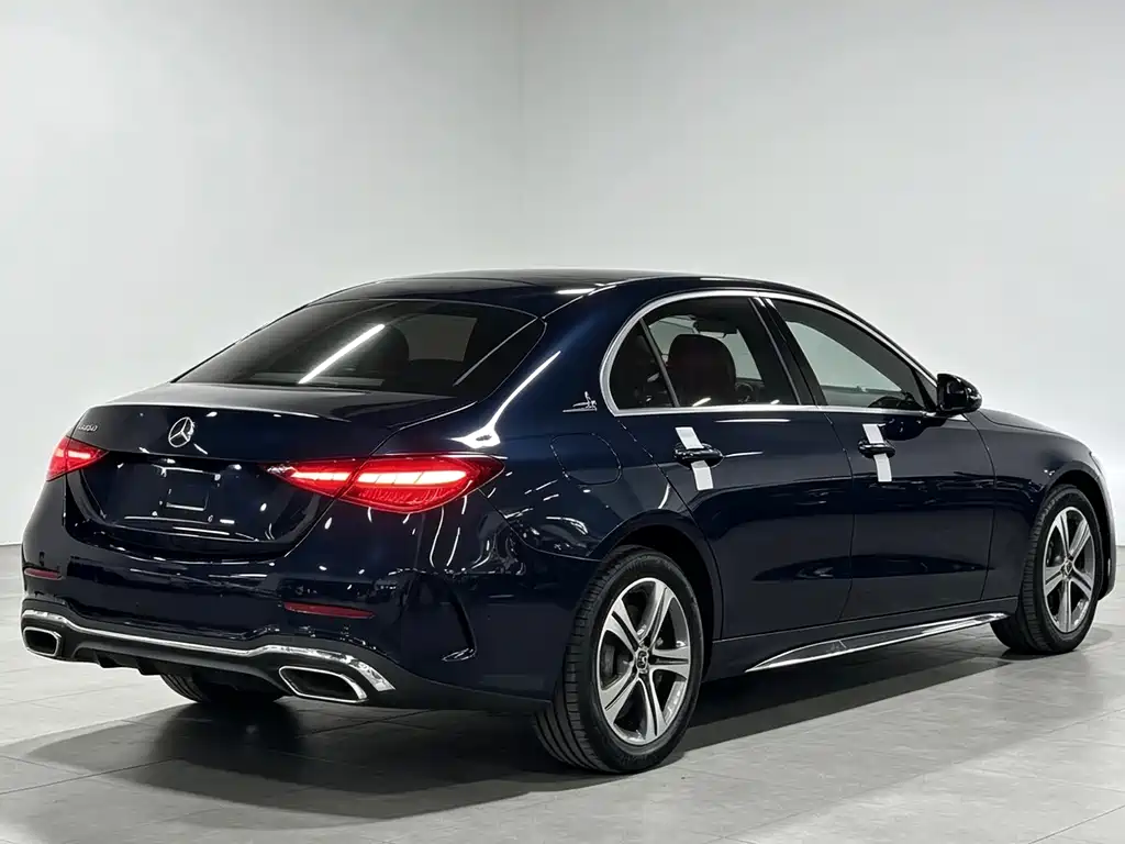 Mercedes-Benz C-Class — миниатюра 6