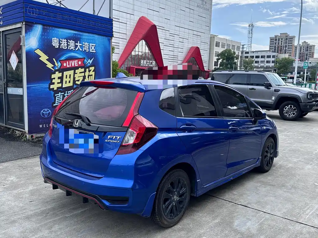Honda Fit — миниатюра 9