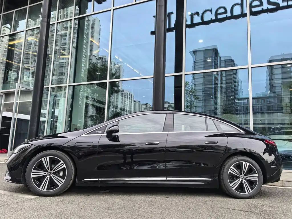 Mercedes-Benz EQE 2025 500 4MATIC Luxury