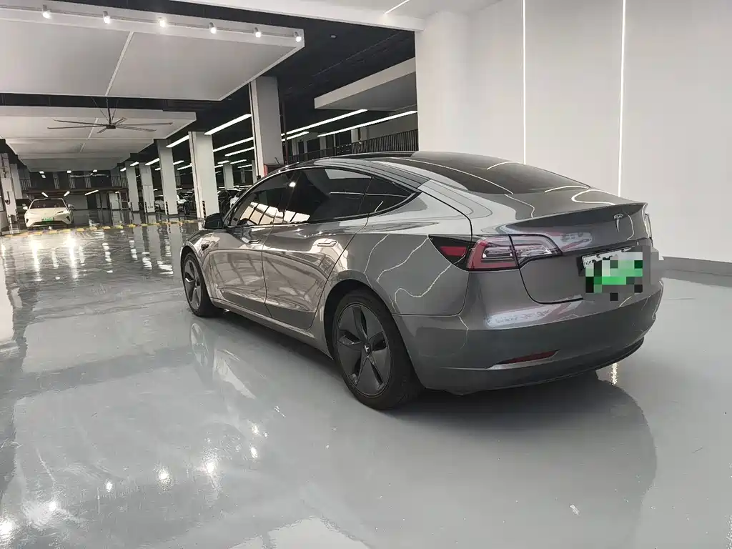 Tesla Model 3 — миниатюра 14