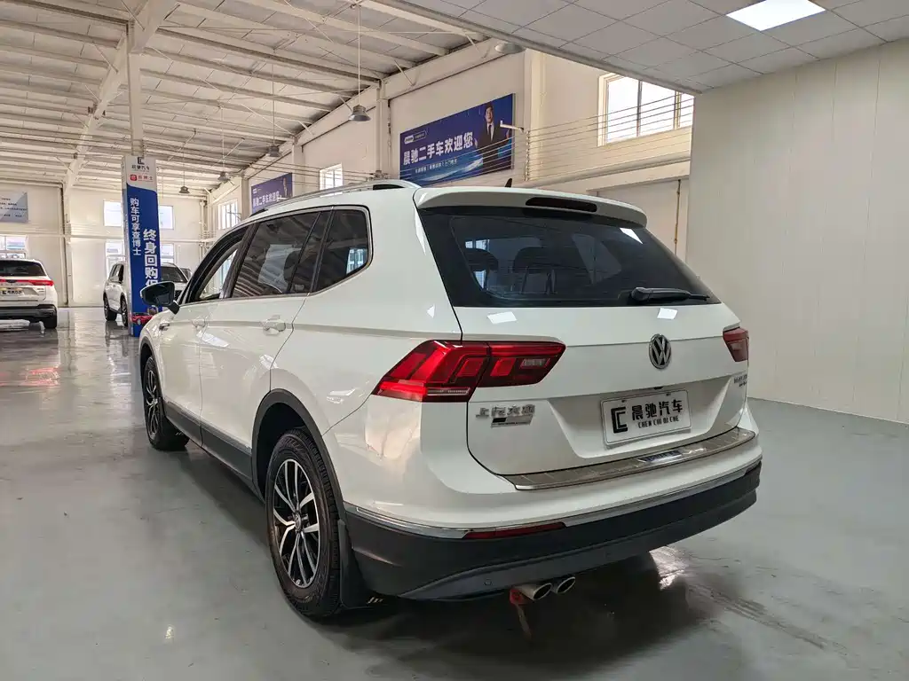 Volkswagen Tiguan L — миниатюра 6