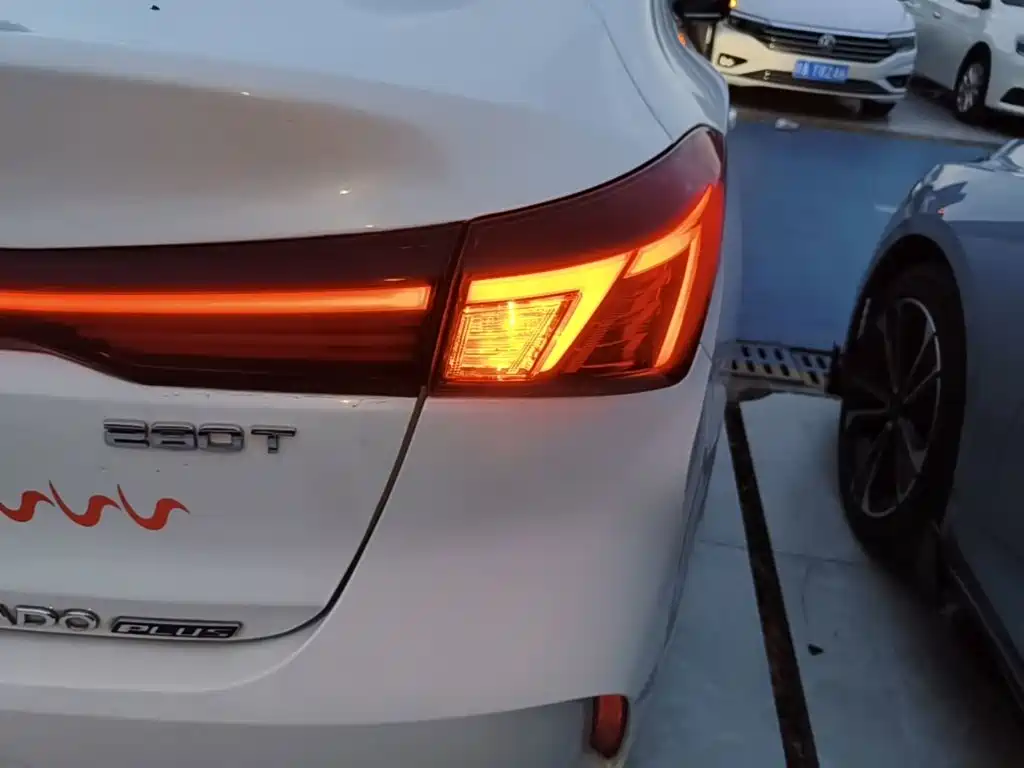 Changan Eado — миниатюра 8