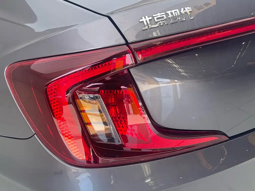 Hyundai Mistra — миниатюра 12