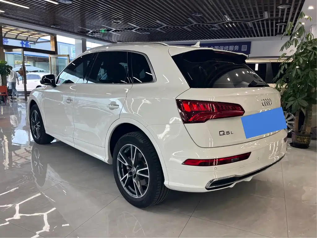 Audi Q5L — миниатюра 3
