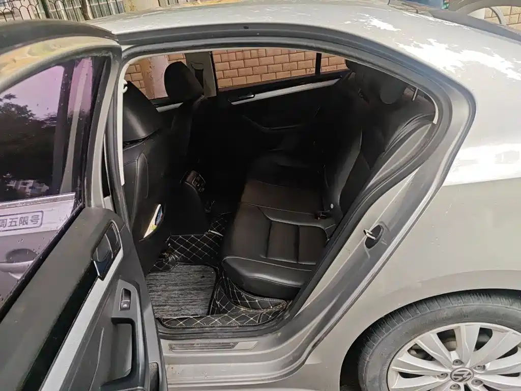 Volkswagen Sagitar — миниатюра 15