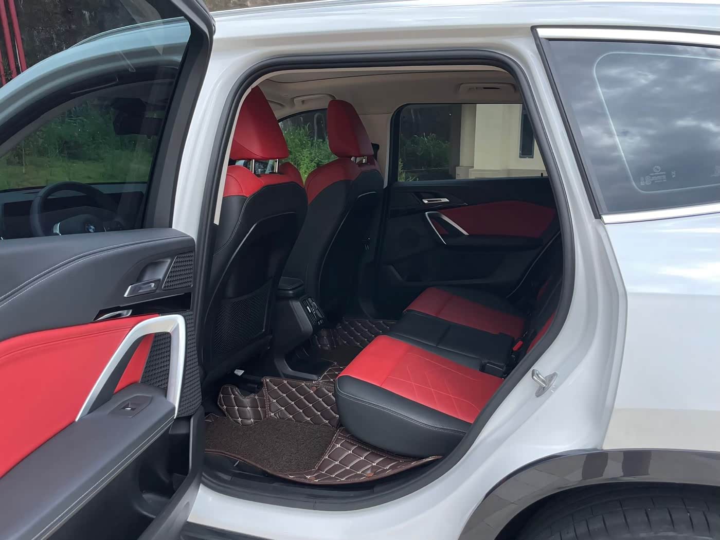 BMW X1 1.5 л 2023 г. Белый, пробег 8000 км