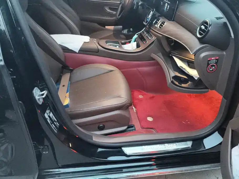 Mercedes-Benz E-Class — миниатюра 8