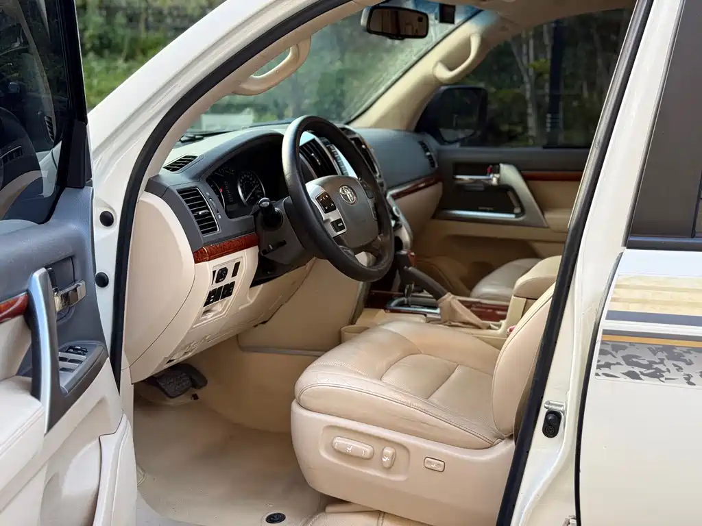 Toyota Land Cruiser — миниатюра 7