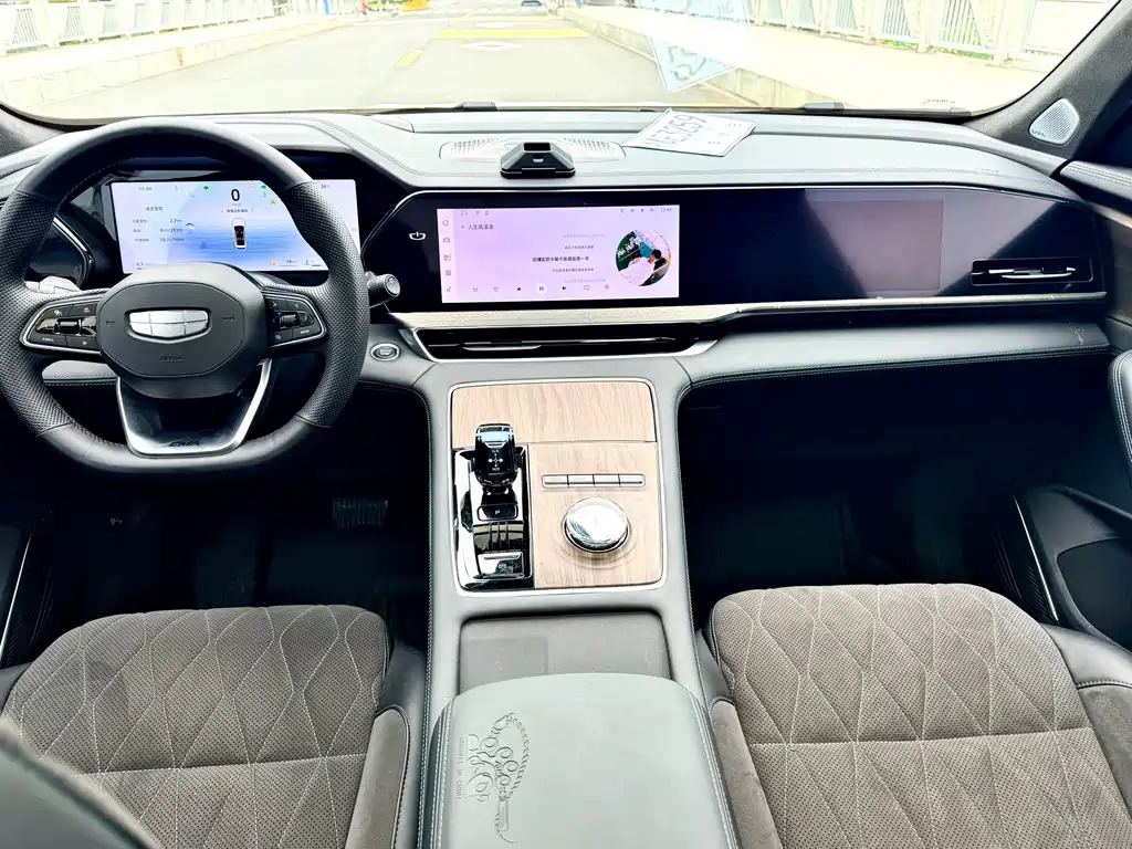 Geely Xingyue L — миниатюра 11