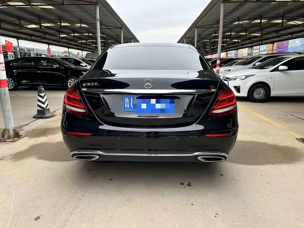 Mercedes-Benz E-Class — миниатюра 9