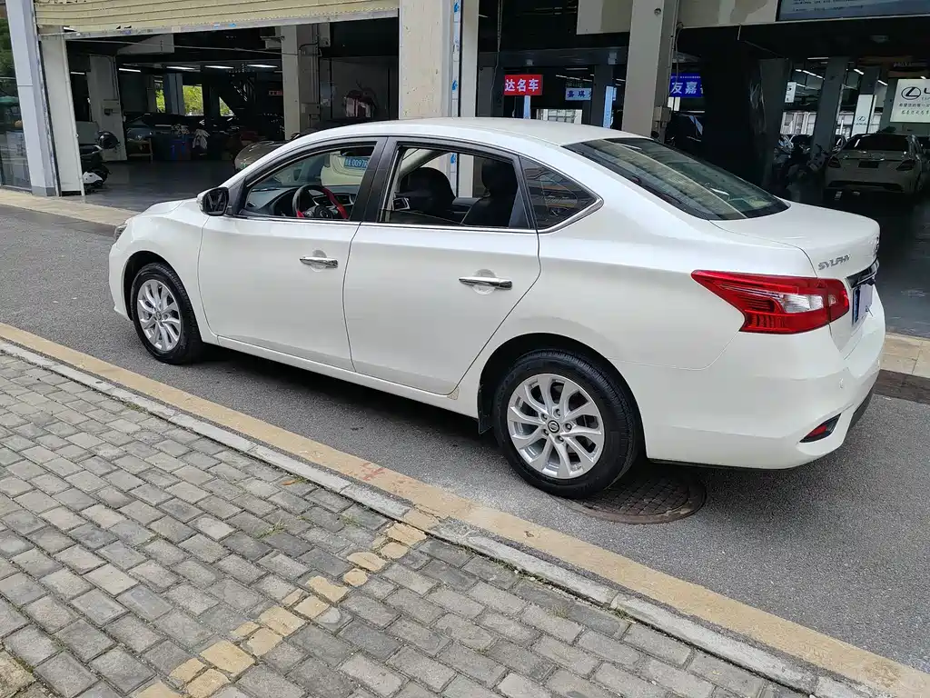 Nissan Sylphy — миниатюра 5