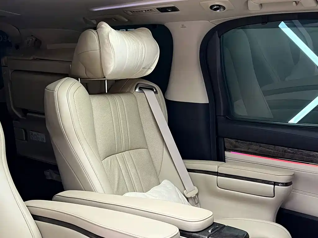 Toyota Vellfire — миниатюра 21