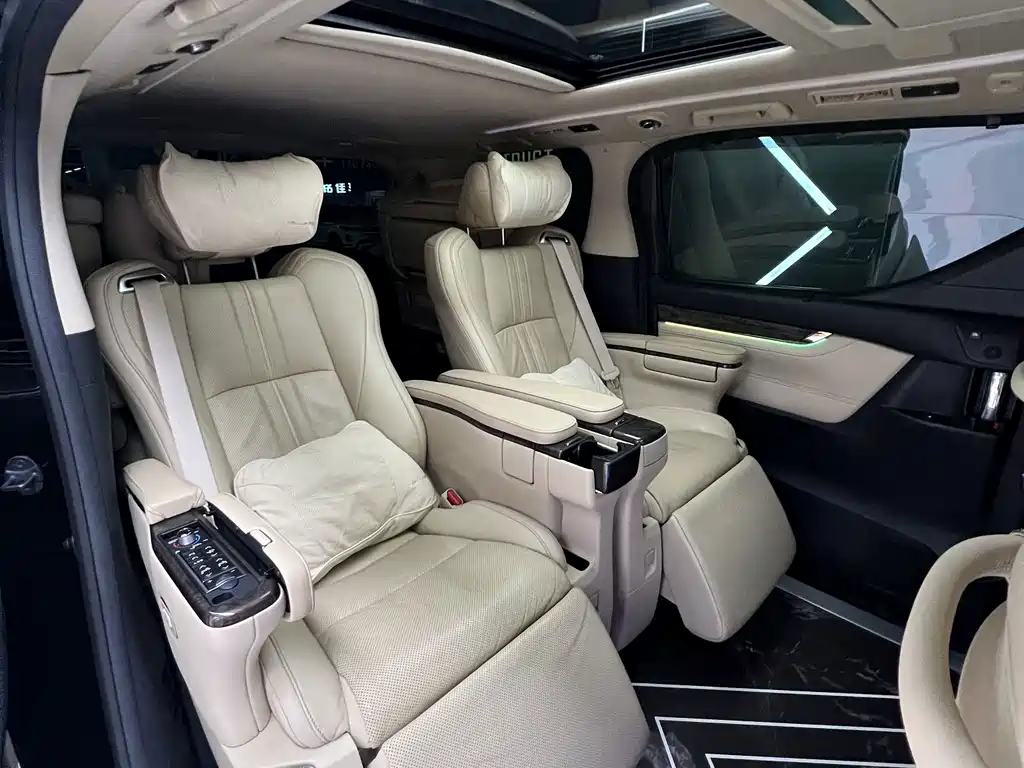 Toyota Vellfire — миниатюра 27