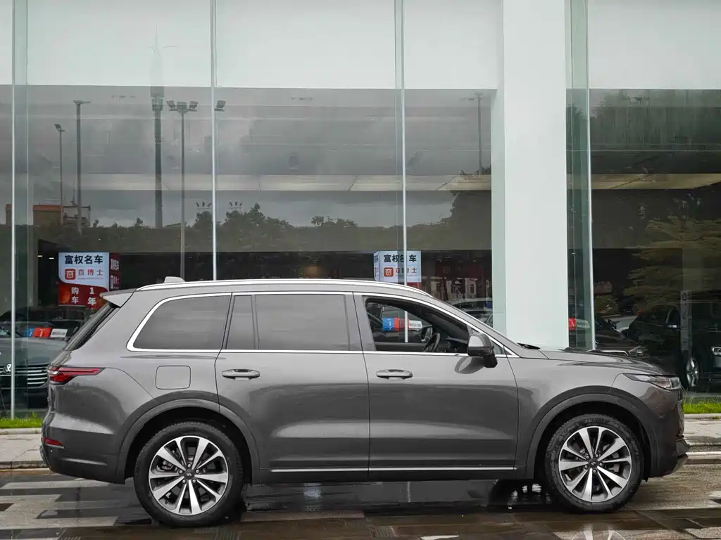 Li Auto ONE 2020 6 мест