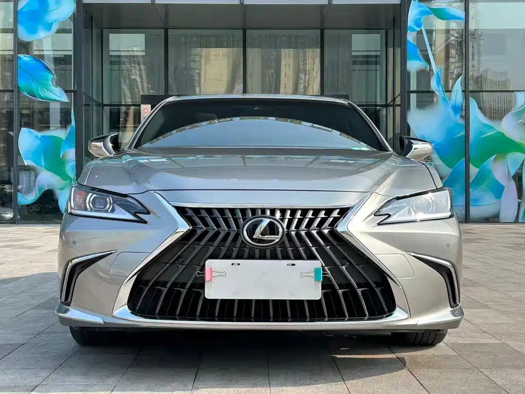Lexus ES 2023 — фото 2