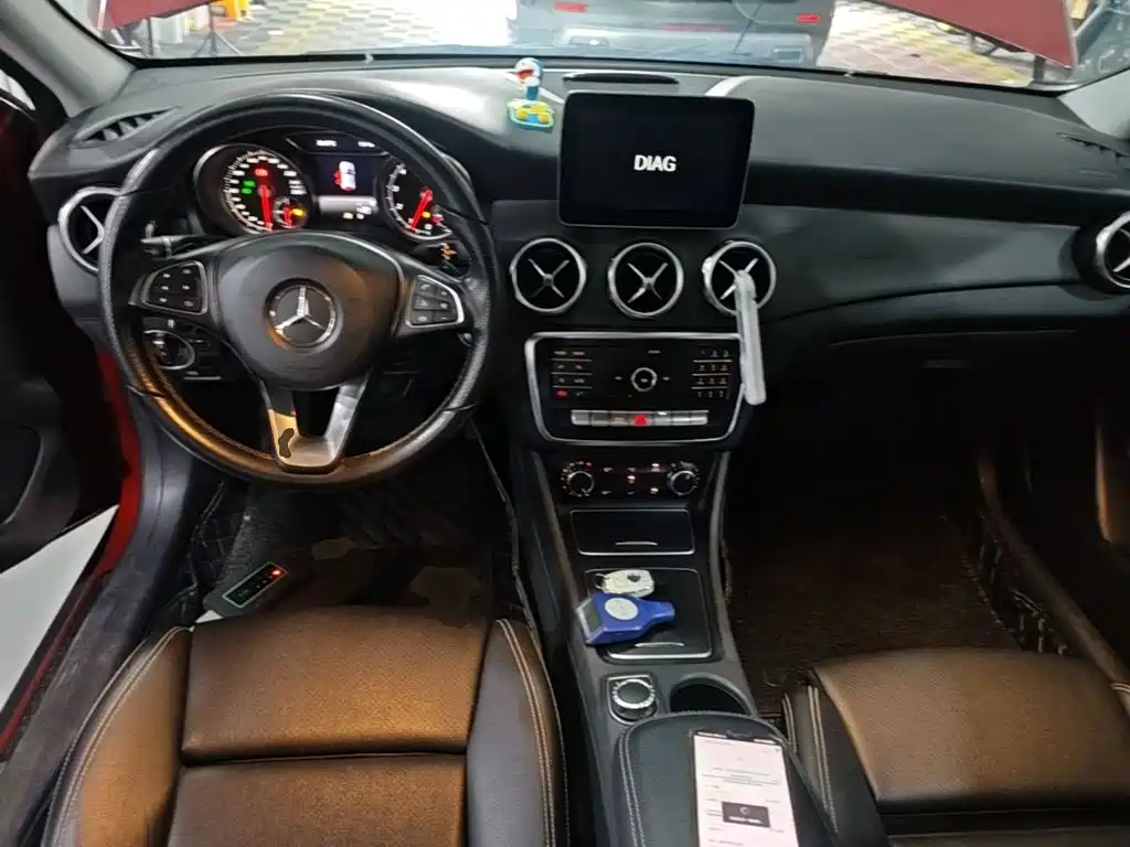 Mercedes-Benz GLA — миниатюра 10