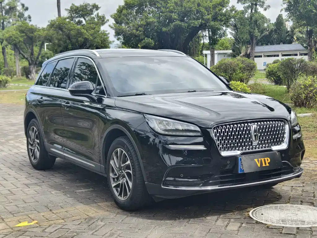 Lincoln Corsair — миниатюра 3