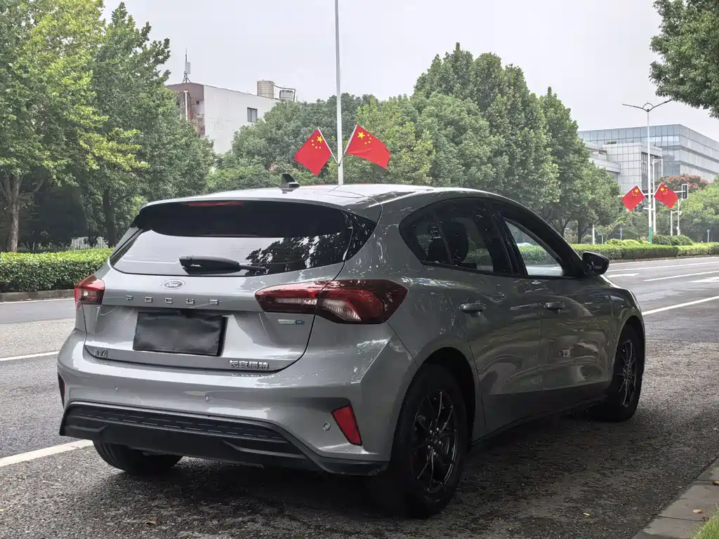 Ford Focus — миниатюра 3