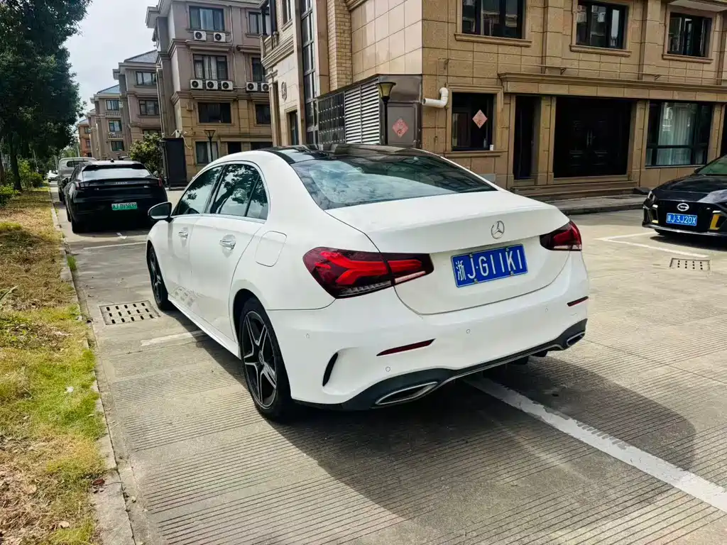 Mercedes-Benz A-Class — миниатюра 7