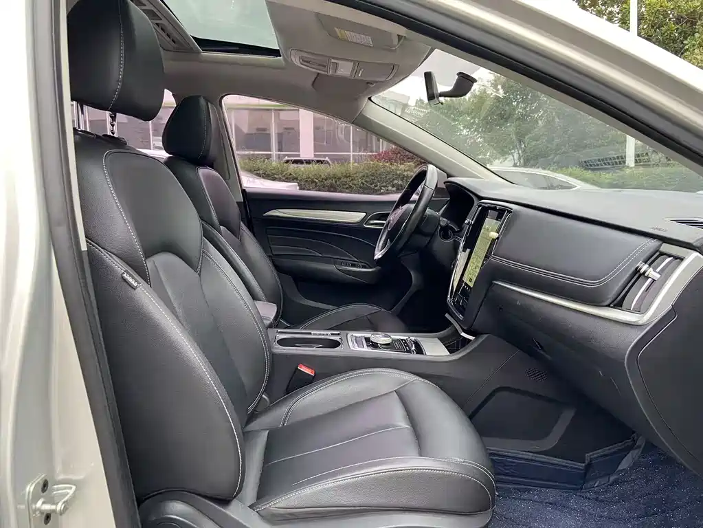 Roewe i6 New Energy — миниатюра 12