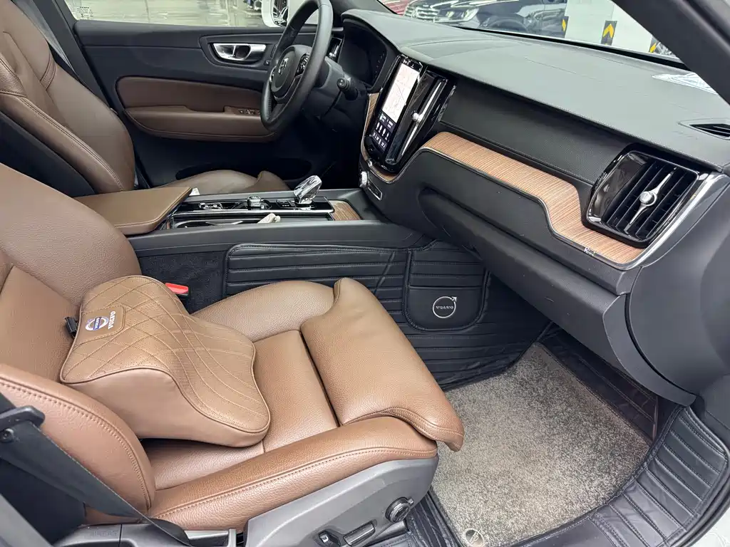 Volvo XC60 — миниатюра 12