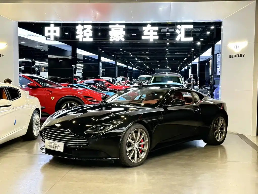 Купить Aston Martin DB11