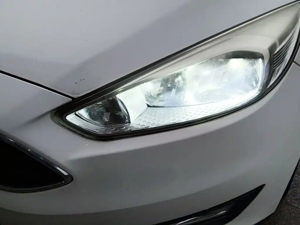 Ford Focus — миниатюра 24
