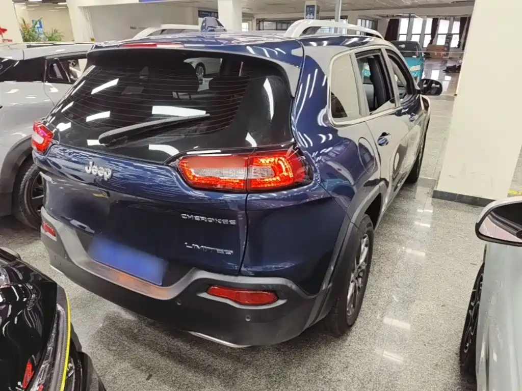 Jeep Cherokee — миниатюра 7