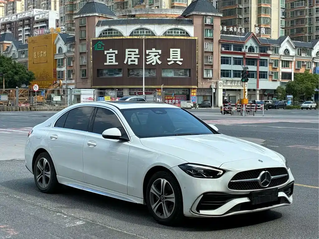 Mercedes-Benz C-Class — миниатюра 3