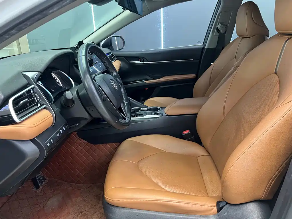 Toyota Camry — миниатюра 4