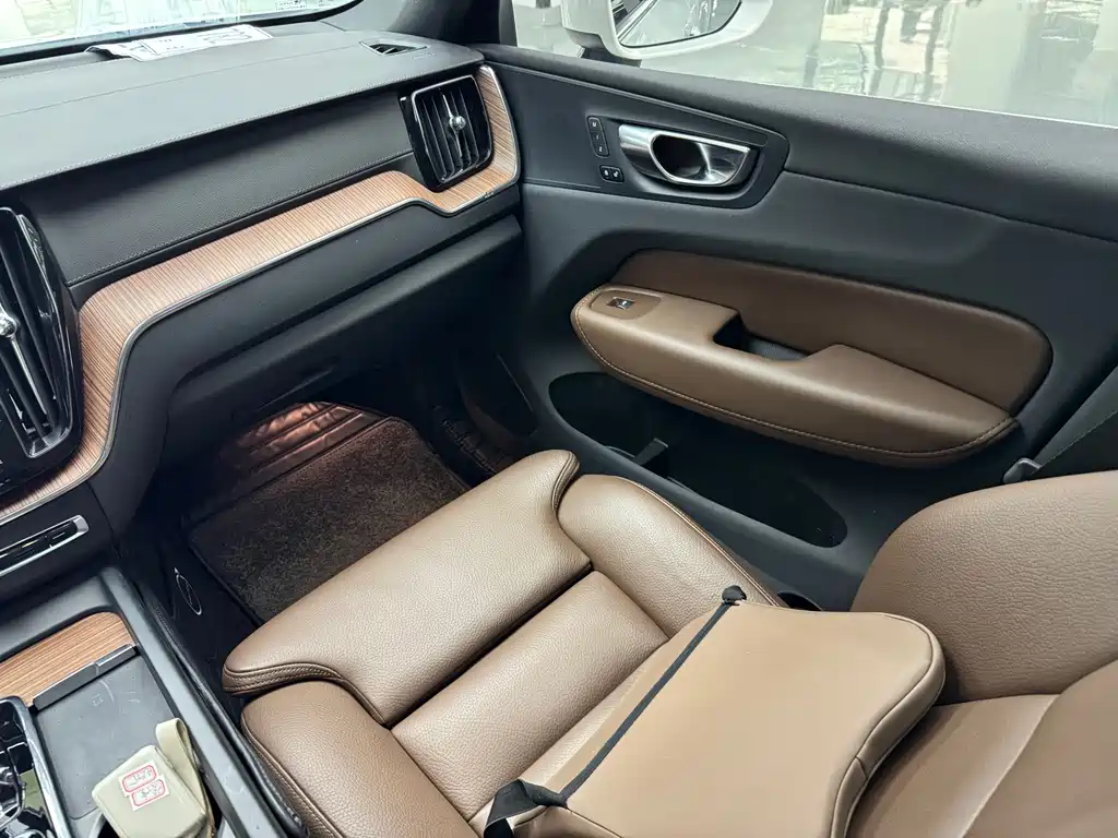 Volvo XC60 — миниатюра 7