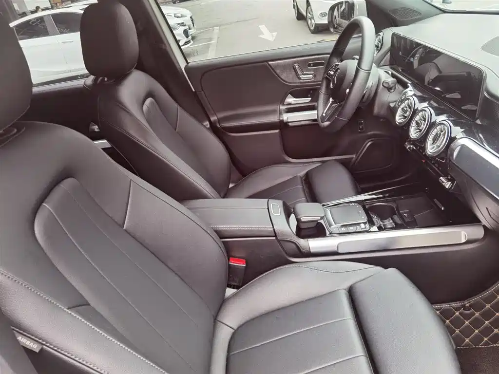 Mercedes-Benz GLB 2023 GLB 220 Fashion