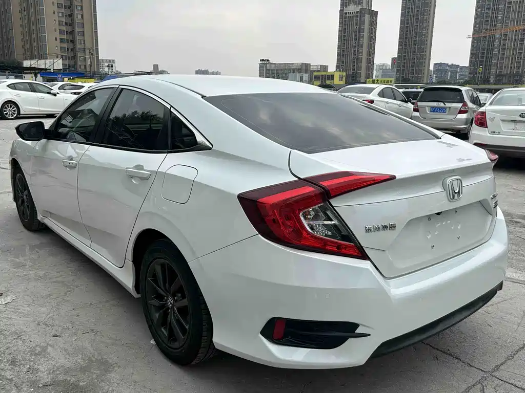 Honda Civic — миниатюра 7