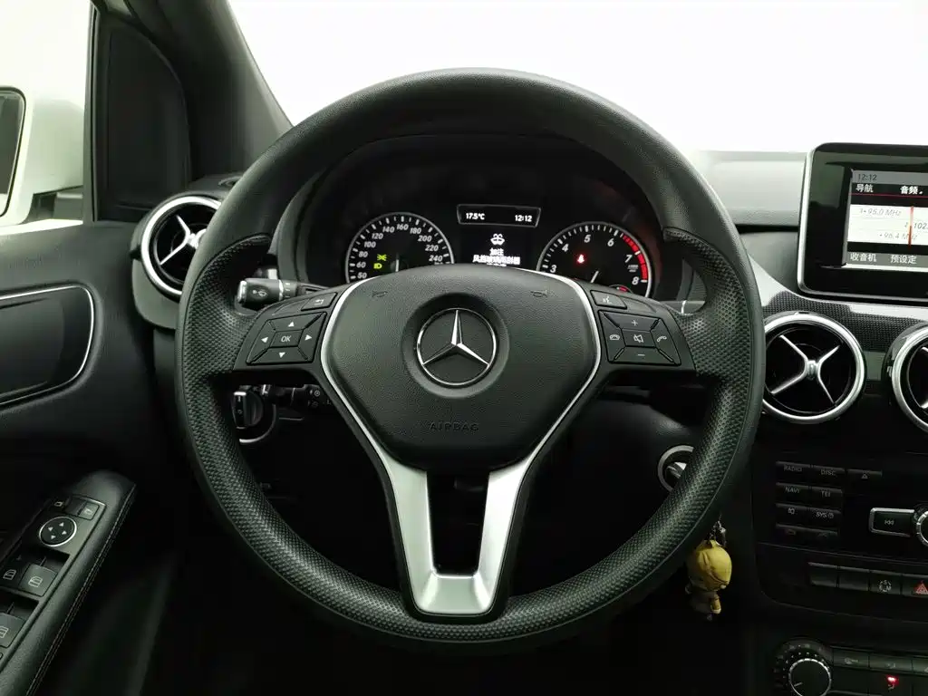 Mercedes-Benz B-Class — миниатюра 11