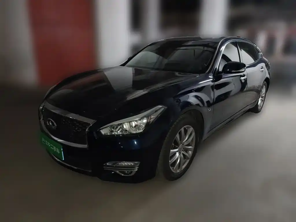 Infiniti Q70