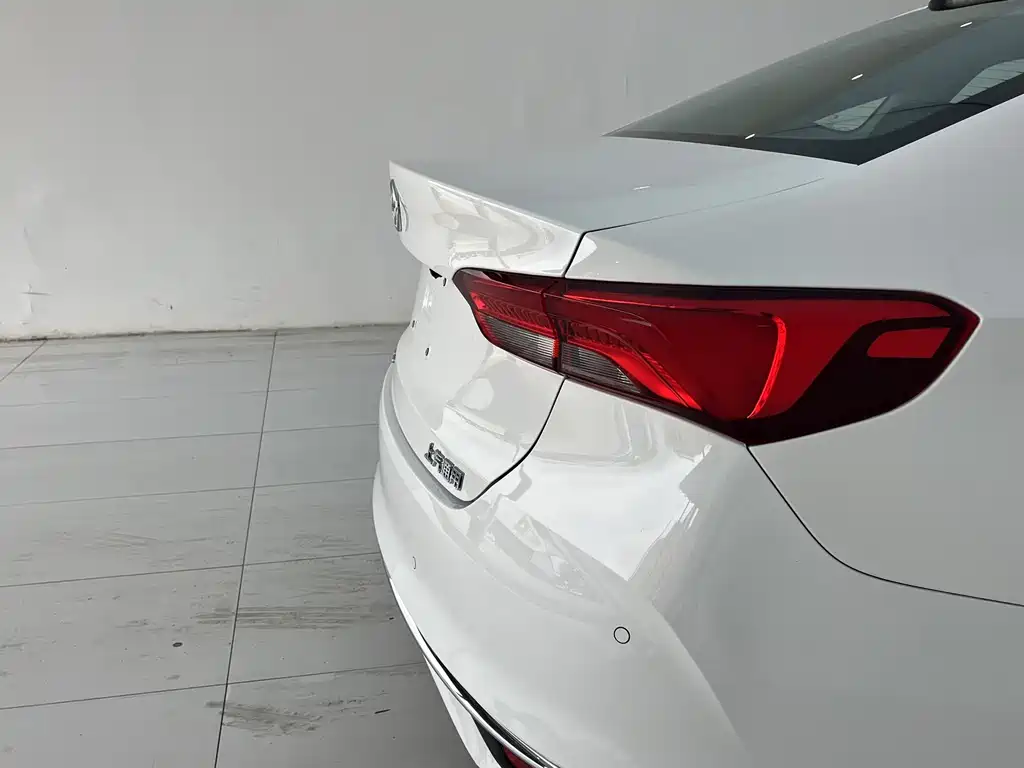 Buick Verano — миниатюра 9
