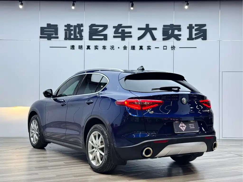 Alfa Romeo Stelvio 2017 2.0T 200HP Luxury