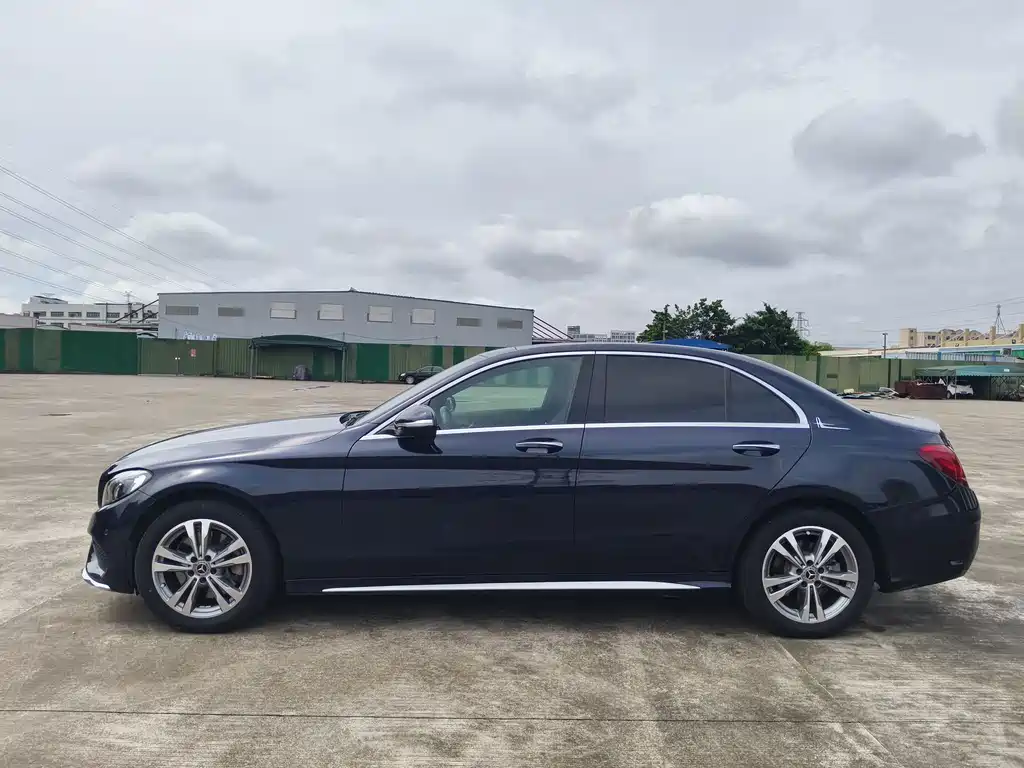 Mercedes-Benz C-Class — миниатюра 7