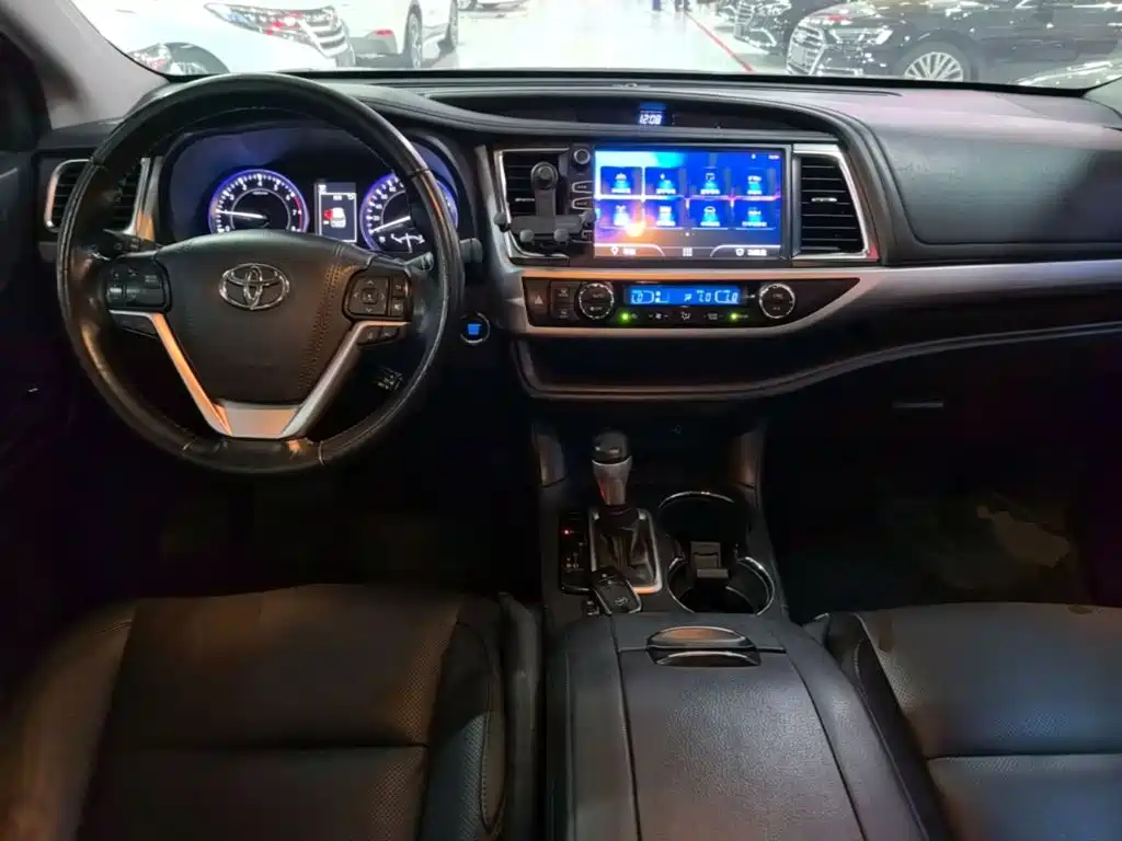 Toyota Highlander — миниатюра 10