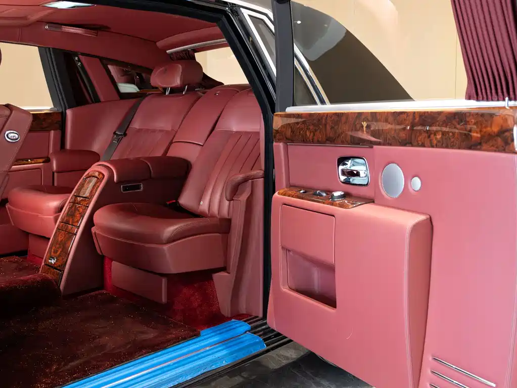 Rolls-Royce Phantom — миниатюра 9
