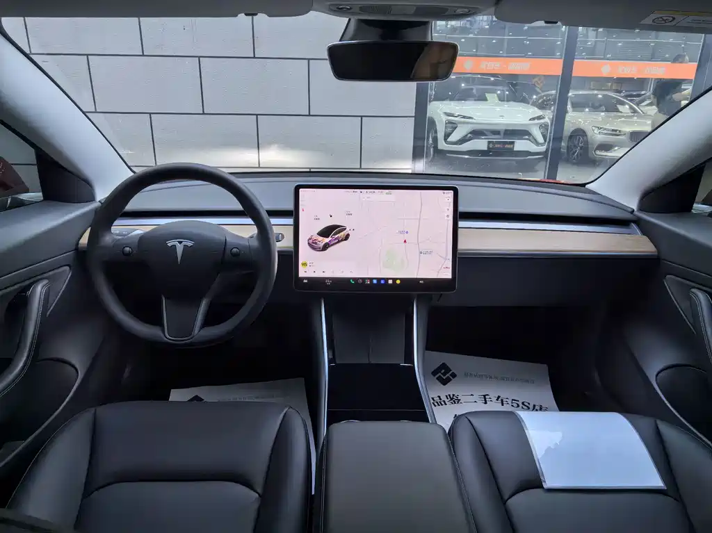 Tesla Model 3 — миниатюра 12