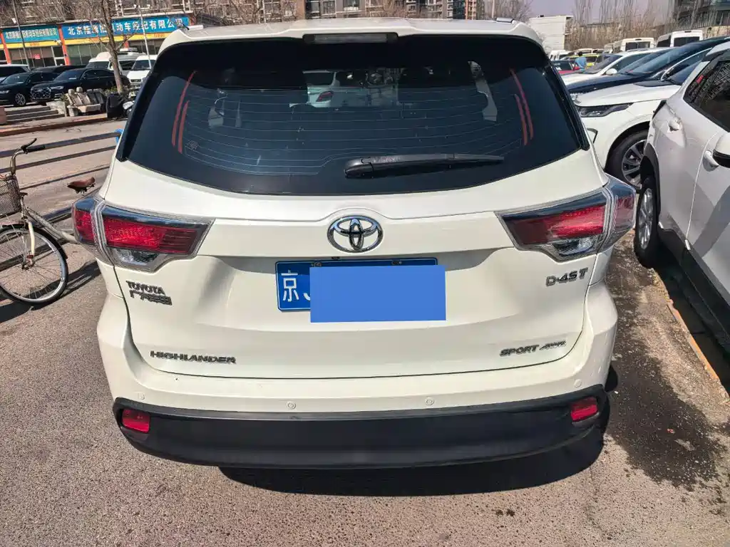 TOYOTA HIGHLANDER
