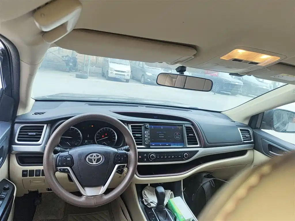 Toyota Highlander 2017 2.0T Elite 5 мест